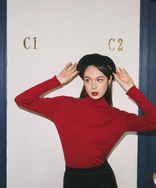 MIRO AMURETTE（ミロアミュレット）の「Mlogo turtle neck/ロゴ入りタートルネック（ニット/セーター・レディース・ホワイト/ブラック/レッド・FREE）」の4枚目の写真