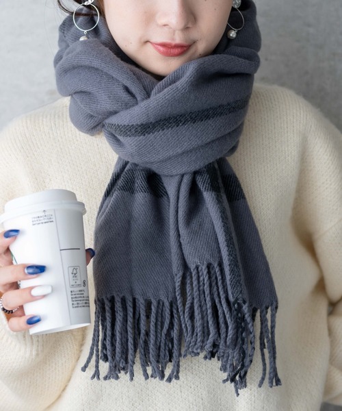 WEGO（ウィゴー）の「WEGO/大判ストール（マフラー・レディース・ホワイト/ブラック/ネイビー/グレー/レッド/オフホワイト/サックスブルー/オレンジ/グリーン/ダークグレー/その他1/その他2/ホワイト系その他/ブラック系その他/グレー系その他/ブラウン系その他/グリーン系その他/ライトパープル/ライトピンク/ライトベージュ/ライトグレー/ワイン/ベージュ/ピンク/レッド系その他・FREE）」の8枚目の写真