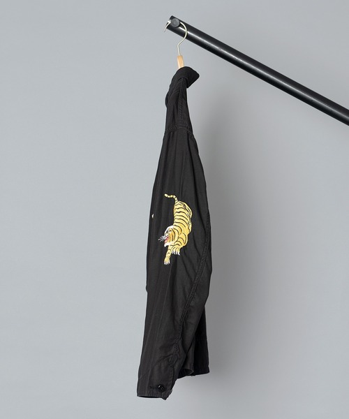 CAL O LINE（キャルオーライン）の「【 CAL O LINE / キャル オー ライン 】 TIGER SOUVENIR JACKET / タイガースーベニアジャケット（ミリタリージャケット・メンズ・ブラック・MEDIUM/LARGE）」の2枚目の写真