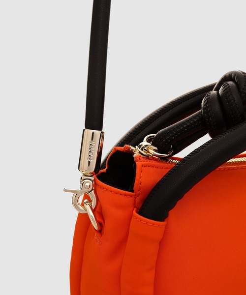 GANNI（ガニー）の「Knot Mini Bag（ショルダーバッグ・レディース・オレンジ系その他/イエロー系その他/パープル系その他/グリーン系その他/カーキ/ブラック・ONE SIZE）」の9枚目の写真