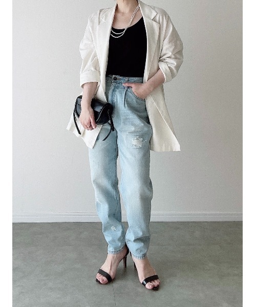 Yucca(ユッカ)の「ダメージ加工デニムキャロットパンツ(MEKKE 低身長向け)(デニムパンツ・レディース・ブルー/ブラック・X-SMALL/SMALL/MEDIUM)」の7枚目の写真
