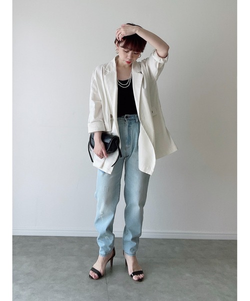 Yucca(ユッカ)の「ダメージ加工デニムキャロットパンツ(MEKKE 低身長向け)(デニムパンツ・レディース・ブルー/ブラック・X-SMALL/SMALL/MEDIUM)」の8枚目の写真