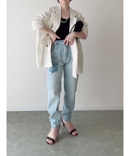 Yucca(ユッカ)の「ダメージ加工デニムキャロットパンツ(MEKKE 低身長向け)(デニムパンツ・レディース・ブルー/ブラック・X-SMALL/SMALL/MEDIUM)」の13枚目の写真