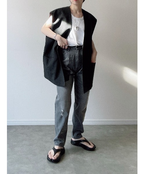 Yucca(ユッカ)の「ダメージ加工デニムキャロットパンツ(MEKKE 低身長向け)(デニムパンツ・レディース・ブルー/ブラック・X-SMALL/SMALL/MEDIUM)」の16枚目の写真