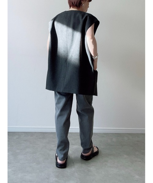 Yucca(ユッカ)の「ダメージ加工デニムキャロットパンツ(MEKKE 低身長向け)(デニムパンツ・レディース・ブルー/ブラック・X-SMALL/SMALL/MEDIUM)」の17枚目の写真