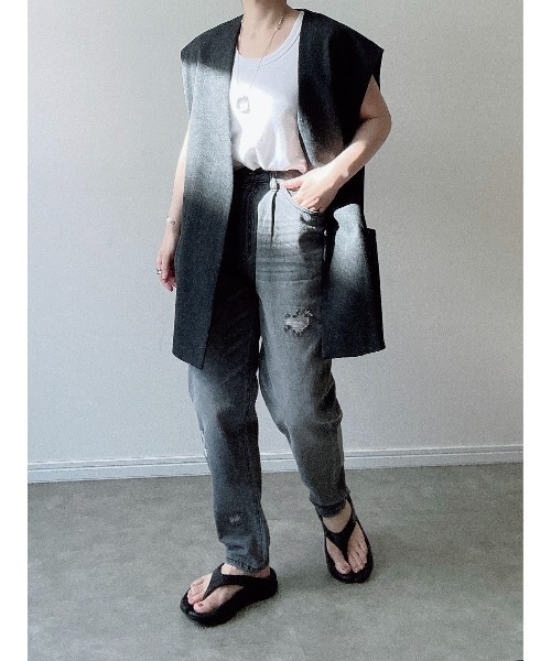 Yucca(ユッカ)の「ダメージ加工デニムキャロットパンツ(MEKKE 低身長向け)(デニムパンツ・レディース・ブルー/ブラック・X-SMALL/SMALL/MEDIUM)」の18枚目の写真
