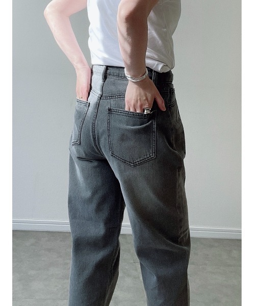 Yucca(ユッカ)の「ダメージ加工デニムキャロットパンツ(MEKKE 低身長向け)(デニムパンツ・レディース・ブルー/ブラック・X-SMALL/SMALL/MEDIUM)」の19枚目の写真