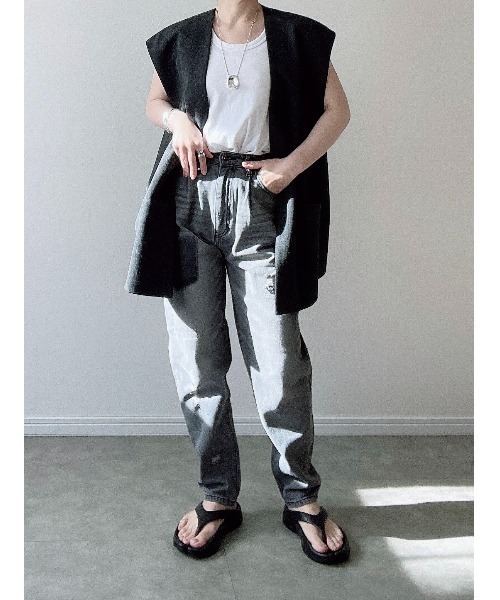 Yucca(ユッカ)の「ダメージ加工デニムキャロットパンツ(MEKKE 低身長向け)(デニムパンツ・レディース・ブルー/ブラック・X-SMALL/SMALL/MEDIUM)」の21枚目の写真