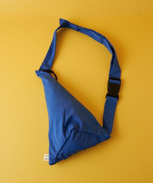 CITEN(シテン)の「<CITEN>トライアングル ボディバッグ(ボディバッグ/ウエストポーチ・レディース・ケリー/ロイヤルブルー/ブラック・FREE)」の1枚目の写真