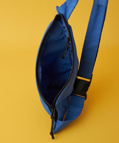 CITEN(シテン)の「<CITEN>トライアングル ボディバッグ(ボディバッグ/ウエストポーチ・レディース・ケリー/ロイヤルブルー/ブラック・FREE)」の13枚目の写真