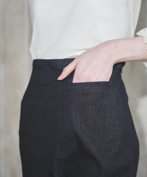 MIRO AMURETTE（ミロアミュレット）の「ribbon paris denim pants/裾リボンデニム（デニムパンツ・レディース・ブラック・SMALL/MEDIUM）」の3枚目の写真