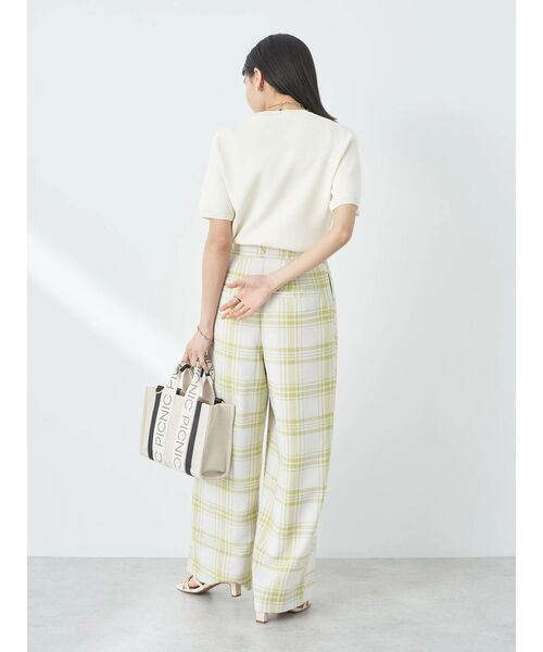 earth music&ecology（アースミュージックアンドエコロジー）の「総針クルーネックハンソデプルオーバー（Tシャツ/カットソー・レディース・グリーン/ネイビー/イエロー/アイボリー/ブルー・S/M）」の11枚目の写真