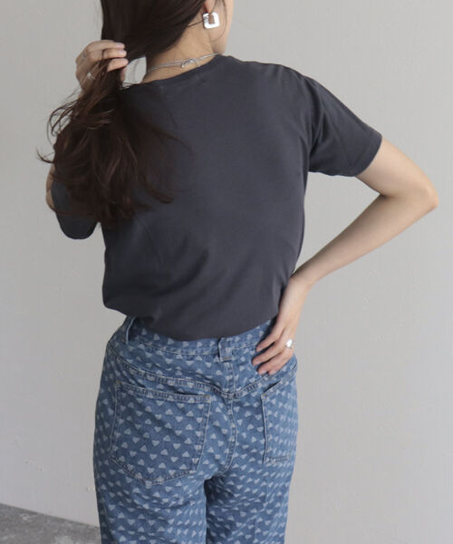 fredy emue（フレディエミュ）の「ピグメントBASICコットンT（Tシャツ/カットソー・レディース・オレンジ/チャコールグレー/ライトグレー/ライトグリーン・38）」の16枚目の写真