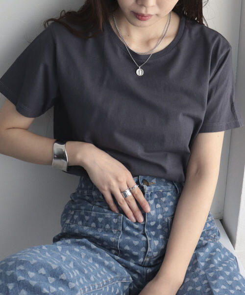 fredy emue（フレディエミュ）の「ピグメントBASICコットンT（Tシャツ/カットソー・レディース・オレンジ/チャコールグレー/ライトグレー/ライトグリーン・38）」の9枚目の写真