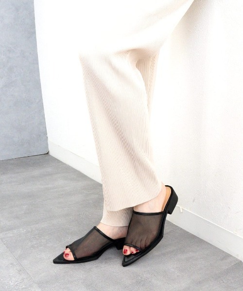 Fabby fabby（ファビィーファビィー）の「メッシュポインテッドサンダル（サンダル・レディース・ブラック/シルバー/ベージュ/オフホワイト・MEDIUM/LARGE/SMALL）」の20枚目の写真