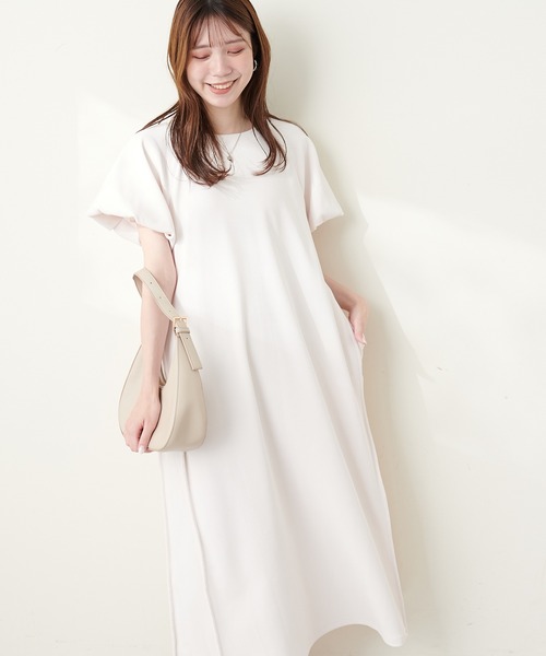 natural couture（ナチュラルクチュール）の「osono楽ちん2WAYリップルワンピース（ワンピース・レディース・オフホワイト/ブルー/ブラウン/ブラック・MEDIUM/LARGE）」の2枚目の写真