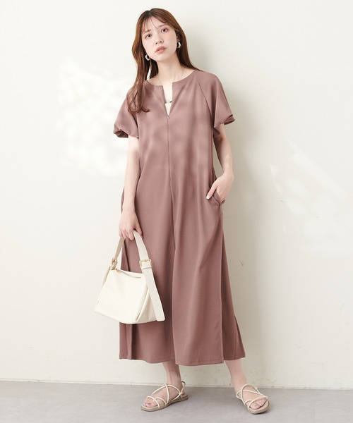 natural couture（ナチュラルクチュール）の「osono楽ちん2WAYリップルワンピース（ワンピース・レディース・オフホワイト/ブルー/ブラウン/ブラック・MEDIUM/LARGE）」の7枚目の写真