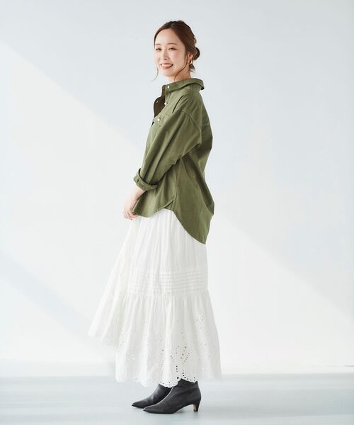 le.coeur blanc（ルクールブラン）の「パールボタンツイルシャツ（シャツ/ブラウス・レディース・ベージュ/カーキオリーブ・38）」の16枚目の写真