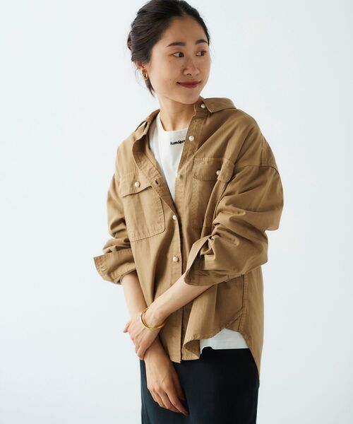 le.coeur blanc（ルクールブラン）の「パールボタンツイルシャツ（シャツ/ブラウス・レディース・ベージュ/カーキオリーブ・38）」の19枚目の写真