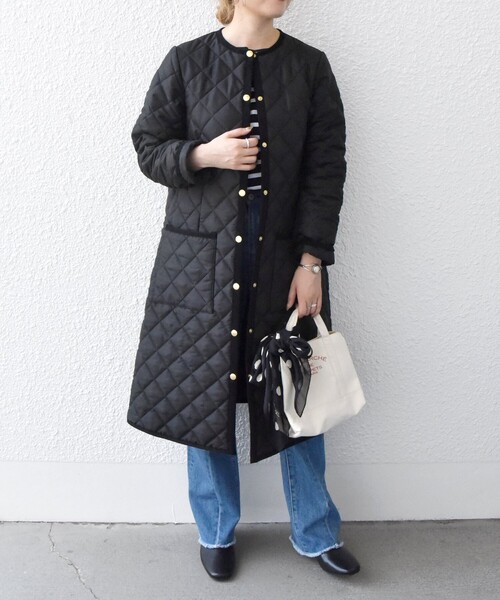 Traditional Weatherwear(トラディショナルウェザーウェア)の「【SHIPS any別注】Traditional Weatherwear: キルティング ロング コート 23AW(ノーカラーコート・レディース・ブラック/オフホワイト・34/36)」の21枚目の写真