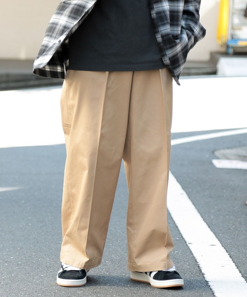 RAGEBLUE（レイジブルー）の「刺繍デザイン/ワイドストレート/タックチノパンツ（チノパンツ・メンズ・ブラック/ベージュ/ベージュ系その他3・SMALL/MEDIUM/LARGE）」の4枚目の写真