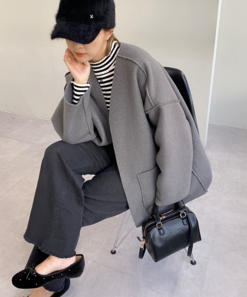 one after another NICE CLAUP（ワンアフターアナザーナイスクラップ）の「【WEB限定商品】ボアリバーシブルトッパーコート（ノーカラーコート・レディース・モカ/グレー/ライトベージュ・MEDIUM）」の2枚目の写真