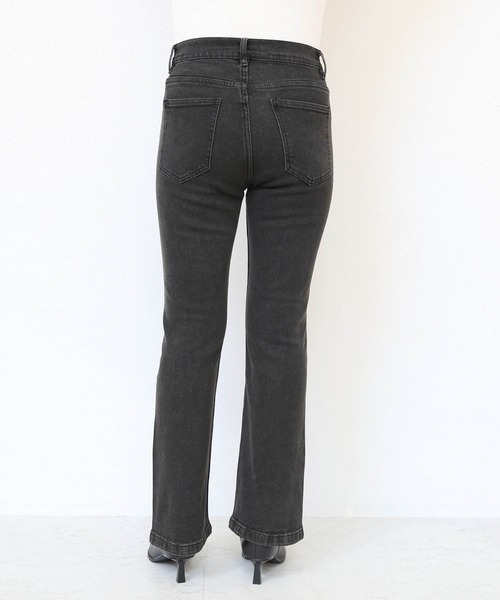 evernavy(エバーネイビー)の「ストレッチ美脚フレアデニムパンツ(デニムパンツ・レディース・ブラック・S/M/L)」の17枚目の写真