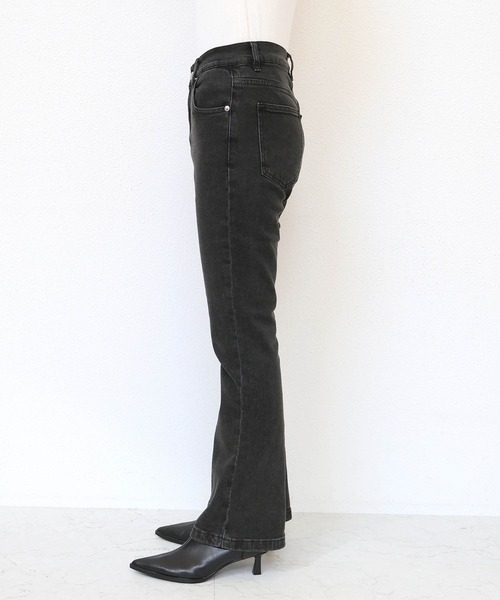 evernavy(エバーネイビー)の「ストレッチ美脚フレアデニムパンツ(デニムパンツ・レディース・ブラック・S/M/L)」の19枚目の写真