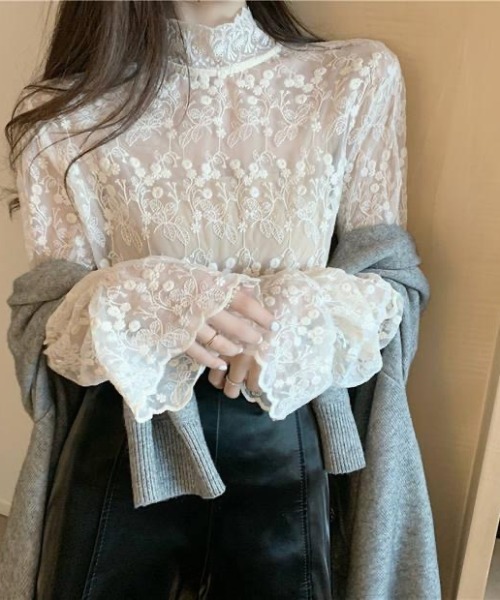 Achic(アシック)の「刺しゅうレース 透け感 長袖 インナー トップス(Tシャツ/カットソー・レディース・ホワイト/ベージュ・M)」の14枚目の写真