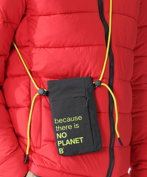 ECOALF(エコアルフ)の「AKIRA モバイルポーチ / AKIRA PHONE CASE UNISEX(ショルダーバッグ・レディース・レッド/ライトブルー/グリーン系その他3/ブラック・FREE)」の2枚目の写真