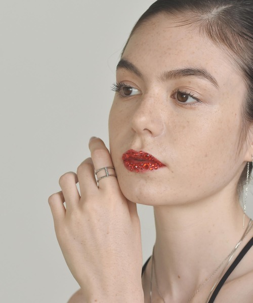 LHME（エルエイチエムイー）の「【WEB限定】”Enhance”ビジューラインリング/ジルコニア/サージカルステンレス（金属アレルギー対応）【LHME / エルエイチエムイー】（リング・レディース・シルバー/ゴールド・9号/11号/13号/15号）」の8枚目の写真