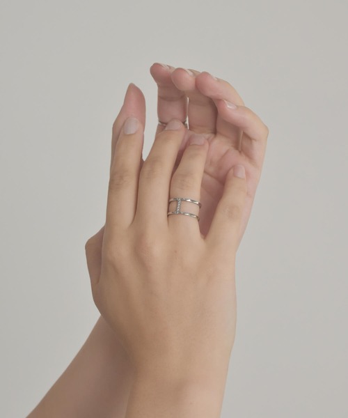 LHME（エルエイチエムイー）の「【WEB限定】”Enhance”ビジューラインリング/ジルコニア/サージカルステンレス（金属アレルギー対応）【LHME / エルエイチエムイー】（リング・レディース・シルバー/ゴールド・9号/11号/13号/15号）」の17枚目の写真