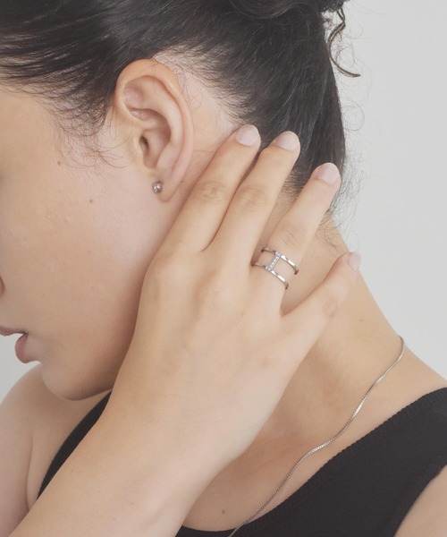LHME（エルエイチエムイー）の「【WEB限定】”Enhance”ビジューラインリング/ジルコニア/サージカルステンレス（金属アレルギー対応）【LHME / エルエイチエムイー】（リング・レディース・シルバー/ゴールド・9号/11号/13号/15号）」の15枚目の写真
