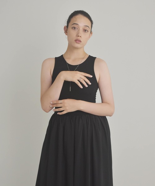 LHME（エルエイチエムイー）の「【WEB限定】”Enhance”ビジューラインリング/ジルコニア/サージカルステンレス（金属アレルギー対応）【LHME / エルエイチエムイー】（リング・レディース・シルバー/ゴールド・9号/11号/13号/15号）」の16枚目の写真