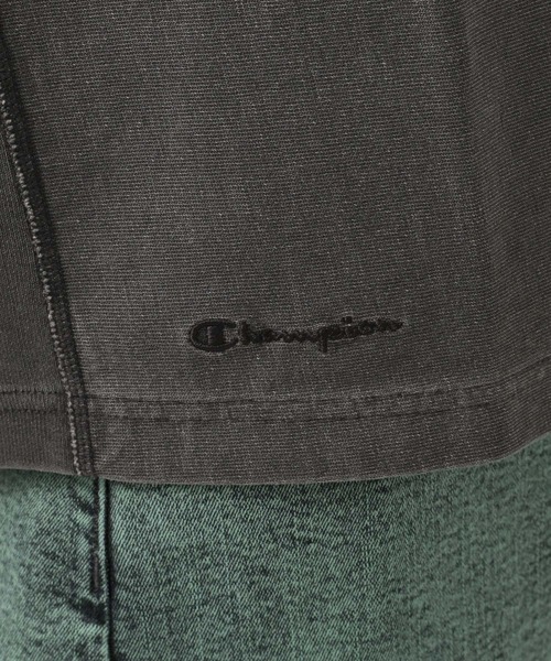 Champion（チャンピオン）の「【Champion(チャンピオン）】別注pigmentdye半袖Tシャツ（Tシャツ/カットソー・メンズ・チャコール/オフホワイト/ブルー系・MEDIUM/LARGE）」の22枚目の写真