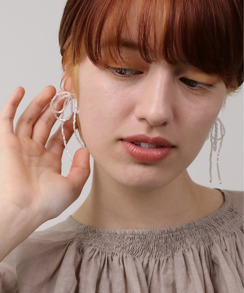 emesuelee(エメスーリー)の「ビーズリボンピアス(ピアス(両耳用)・レディース・ホワイト/ブラック・フリー)」の2枚目の写真