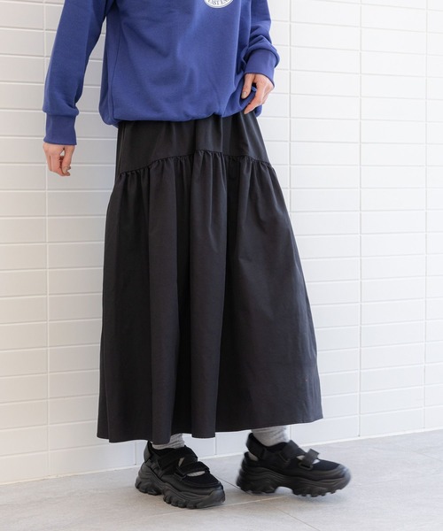 LAKOLE(ラコレ)の「アソートティアードスカート / 108150(スカート・レディース・ブラック/シルバー/オフホワイト/ブロンズ・SMALL/MEDIUM)」の1枚目の写真