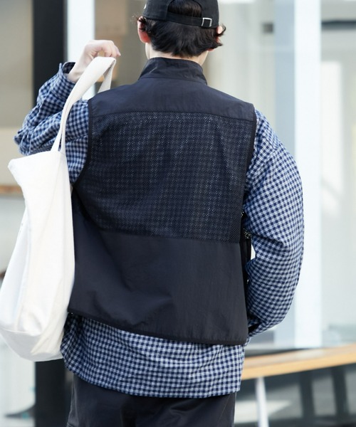 Franklin Climbing（フランクリンクライミング）の「【ESSENTIAL】アウトポケットナイロンベスト《撥水・通気性》（ベスト・メンズ・ホワイト系その他/ブラック・MEDIUM/LARGE/X-LARGE）」の8枚目の写真