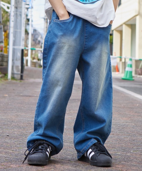 PAIRMANON STREET(ペアマノンストリート)の「【PAIRMANON STREET】ワイド ストレート バギー スプレーダイ デニム パンツ(デニムパンツ・キッズ・インディゴブルー/イエロー/パープル/ブルー/ブラック・140/130/150/160/110/90/100/120)」の3枚目の写真