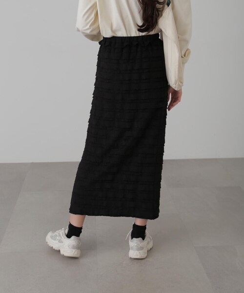 FREE'S MART(フリーズマート)の「カットフリルティアードナロースカート(スカート・レディース・ブラック/ホワイト・MEDIUM/SMALL)」の3枚目の写真