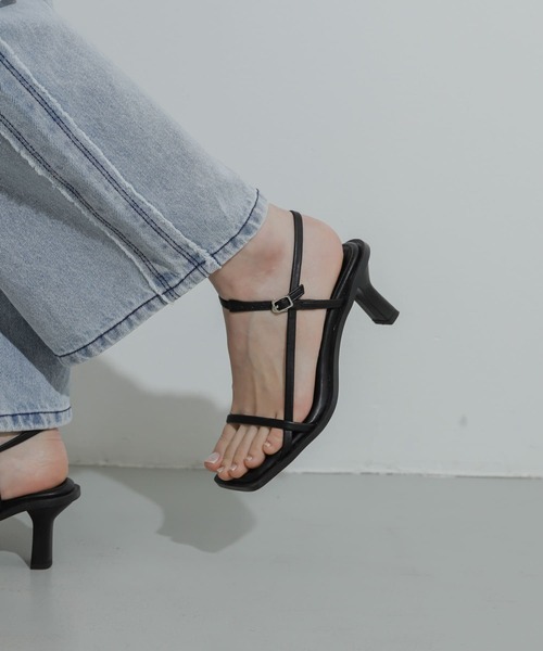 SENSE OF PLACE by URBAN RESEARCH（センスオブプレイスバイアーバンリサーチ）の「ワイドスクエアストラップサンダル（サンダル・レディース・ホワイト/ピンク/ブラック/ライトブルー・SMALL/MEDIUM/LARGE）」の2枚目の写真