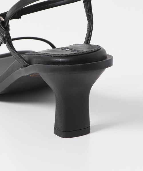 SENSE OF PLACE by URBAN RESEARCH（センスオブプレイスバイアーバンリサーチ）の「ワイドスクエアストラップサンダル（サンダル・レディース・ホワイト/ピンク/ブラック/ライトブルー・SMALL/MEDIUM/LARGE）」の8枚目の写真