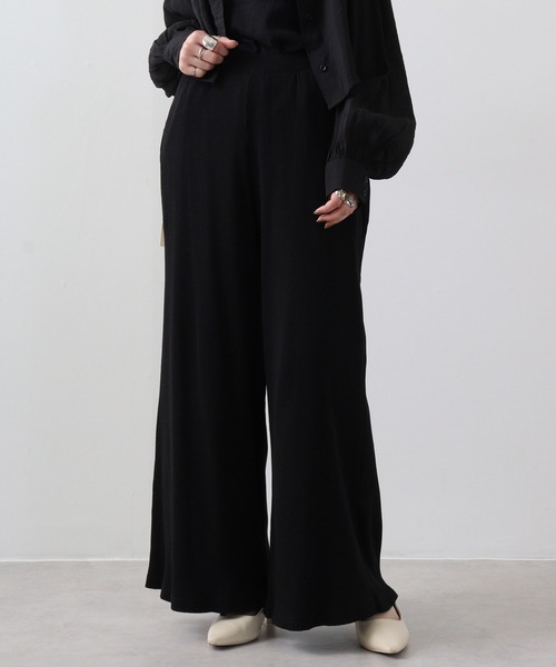 atONE(アットワン)の「atONE 紐付きゆったりカットワイドパンツ(その他パンツ・レディース・ブラック/グレイッシュベージュ/キャメル・L/LL/3L/4L/M)」の1枚目の写真