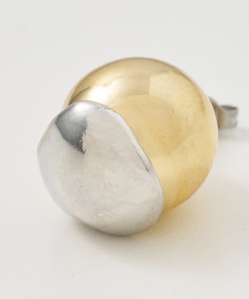 collex（コレックス）の「バイカラーボールピアス（ピアス（両耳用）・レディース・ゴールド/シルバー・フリー）」の4枚目の写真