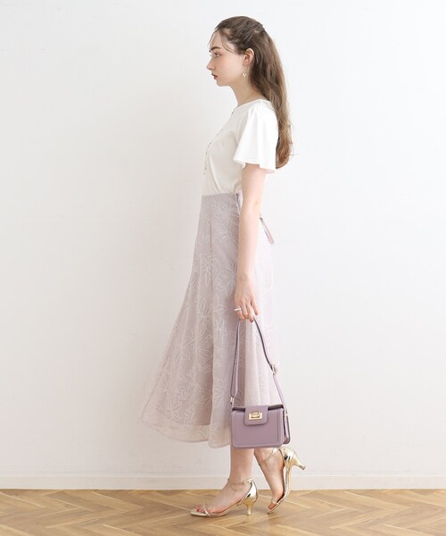 couture brooch（クチュールブローチ）の「◆【マシンウォッシャブル】フラワーパフュームフレア袖Tシャツ（Tシャツ/カットソー・レディース・ピンク/チャコールグレー/オフホワイト/サックスブルー・36/38/40/42）」の6枚目の写真