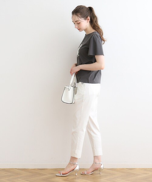 couture brooch（クチュールブローチ）の「◆【マシンウォッシャブル】フラワーパフュームフレア袖Tシャツ（Tシャツ/カットソー・レディース・ピンク/チャコールグレー/オフホワイト/サックスブルー・36/38/40/42）」の16枚目の写真