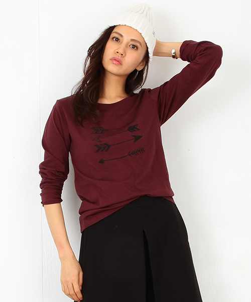 B:MING by BEAMS（ビーミングバイビームス）の「ビーミング by ビームス / フロッキープリントロングTシャツ（Tシャツ/カットソー・レディース・オフホワイト/ライトグレー/レッド系その他/ネイビー・ONE SIZE）」の4枚目の写真