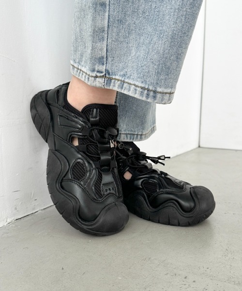 CLEA（クレア）の「ドロストボリュームソール厚底スニーカーサンダル/スポーツサンダル（サンダル・レディース・ブラック/グレー/ブラウン・23.5cm/24.5cm）」の2枚目の写真