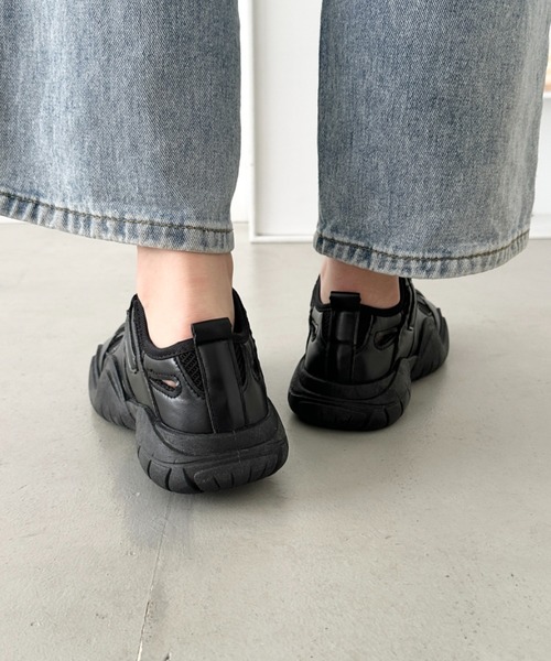 CLEA（クレア）の「ドロストボリュームソール厚底スニーカーサンダル/スポーツサンダル（サンダル・レディース・ブラック/グレー/ブラウン・23.5cm/24.5cm）」の9枚目の写真