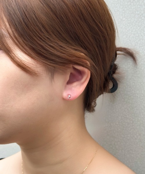 Phoebe（フィービィー）の「＜ラストワン＞【K10】アシンメトリーフラワービジューピアス　お花モチーフ（ピアス（両耳用）・レディース・クリア・FREE）」の4枚目の写真